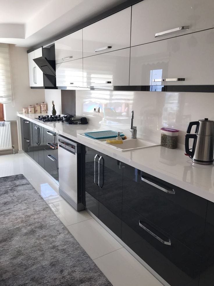 رقم فني المنيوم في كيفان -فني المنيوم هندي كيفان - تفصيل المنيوم كيفان 99880995 | ملوك التسويق للدعاية والاعلان