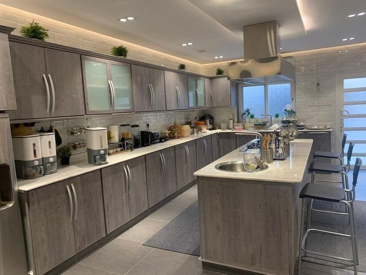 رقم فني المنيوم في غرناطة-فني المنيوم هندي غرناطة - تفصيل المنيوم غرناطة 99880995 | ملوك التسويق للدعاية والاعلان