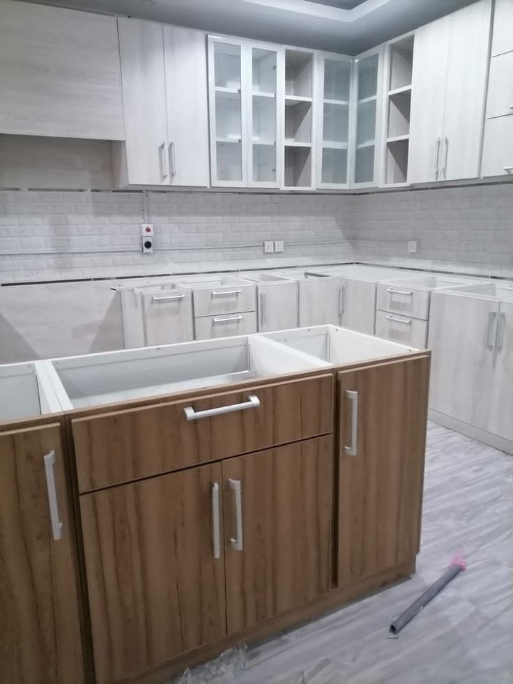 رقم فني المنيوم في الشرق -فني المنيوم هندي الشرق - تفصيل المنيوم الشرق 99880995 | ملوك التسويق للدعاية والاعلان