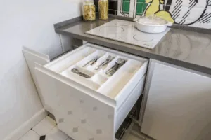 رقم فني المنيوم في الرابية